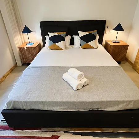 Machadinho Modern Apartment Lisbon